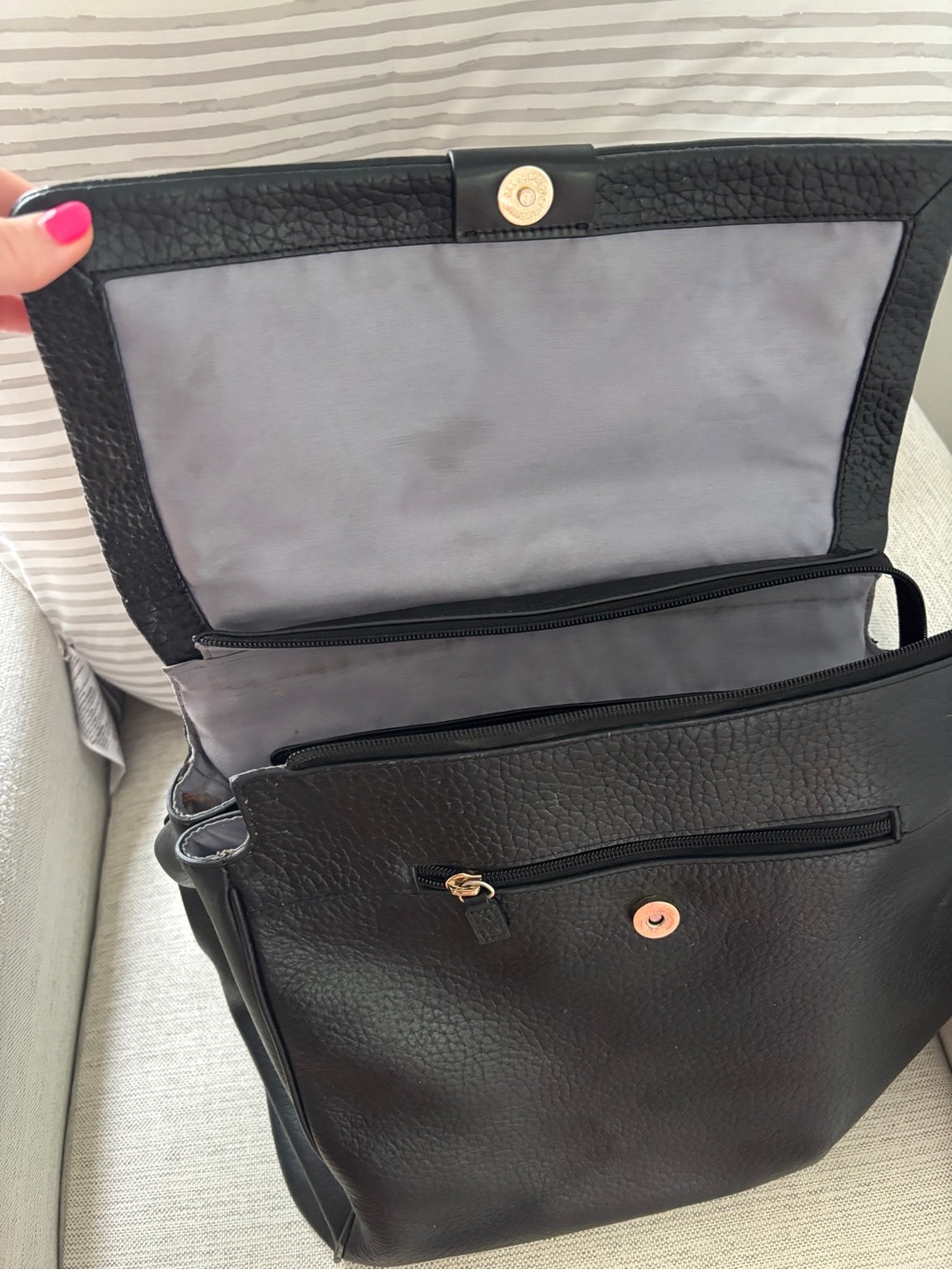 Storksak St. James Convertible Diaper Bag - Picture 3 of 7
